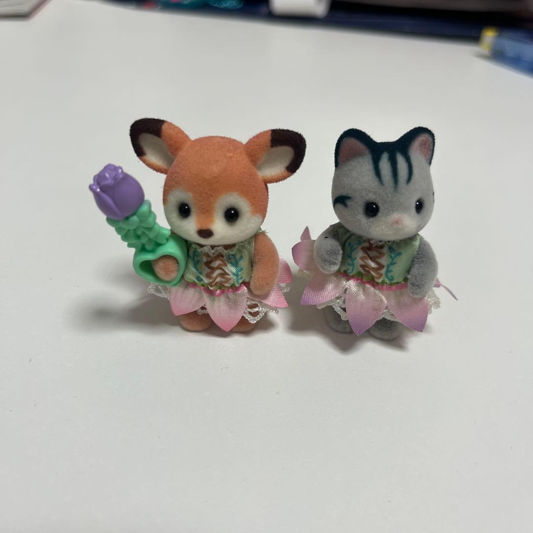 Used Sylvanian Families doll set of 2
