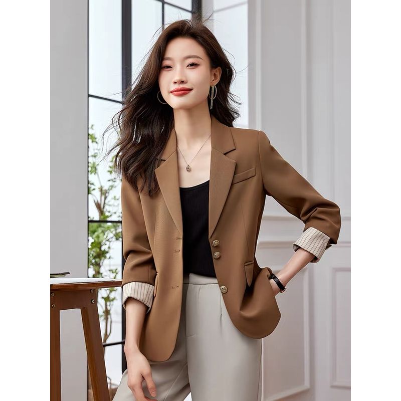 

Весна и Осень Новый Блейзер Женская Одежда Модная Фантазия Достойное Чувство Дизайна Повседневный Профиль Маленький Приталенный Костюм Топ Coffee L
