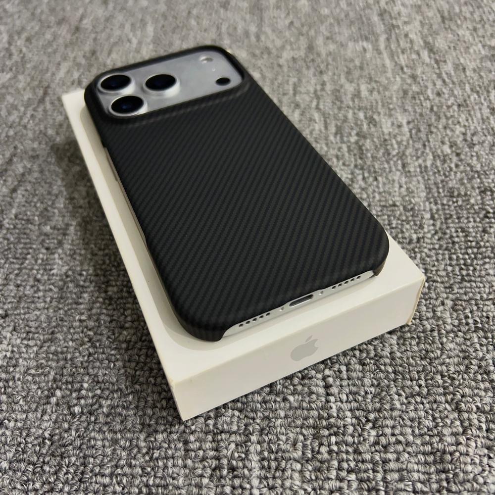 Official Carbon Fiber Pattern Magnetic Case for iPhone 17 Air Pro Max 17Pro 17Promax For Magsafe Wireless Charging Thin Funda