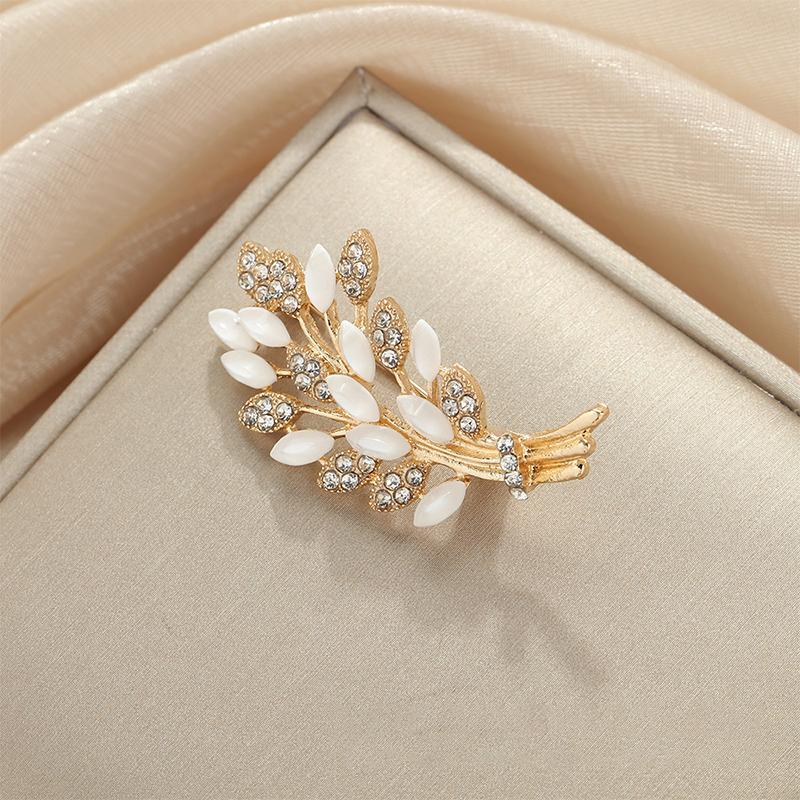 Rhinestone Wheat Ear Tulip Dandelion Pins For Women Pearl Plant Brooches Banquet Party Backpack Gifts Jewelry Accessories