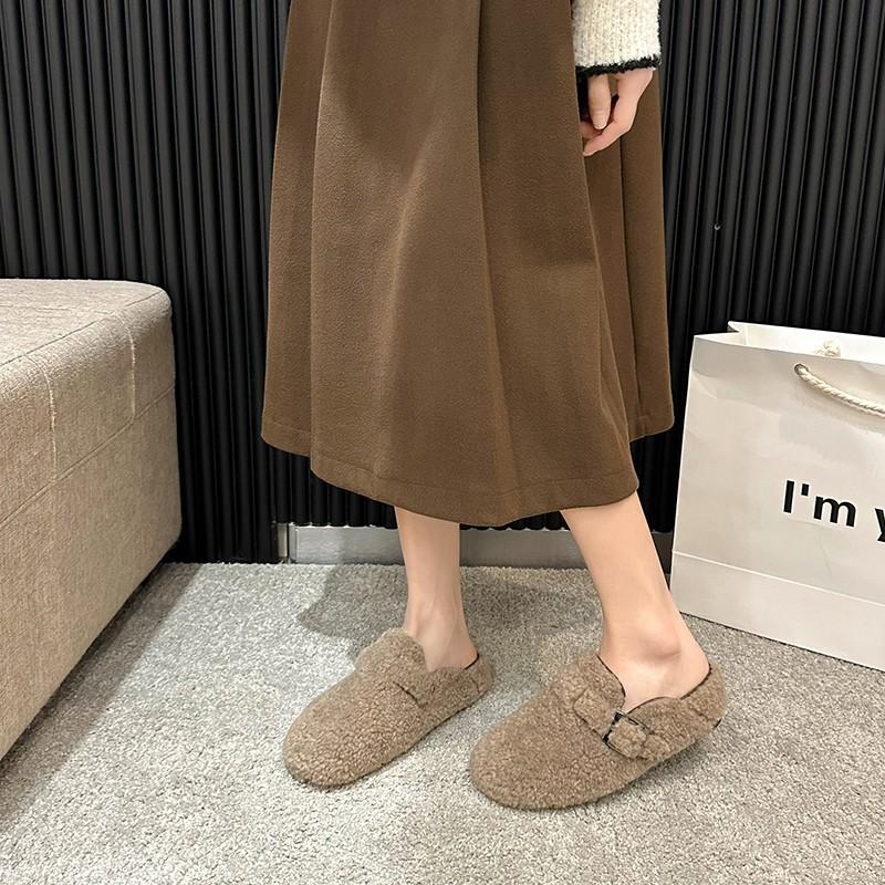 Baotou flauschige Halbschuhe Damen 2025 Herbst und Winter neu flachsohlig Außenbekleidung bequem Lammwolle aufgetürmt faule Baumwollpantoffeln