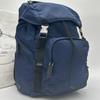 Prada 2VZ135 Stoff Rucksack Reisetasche mit Dreieckslogo Plakette Marine Schwarz Weiß Anhänger Inklusive Aufbewahrungsbeutel
