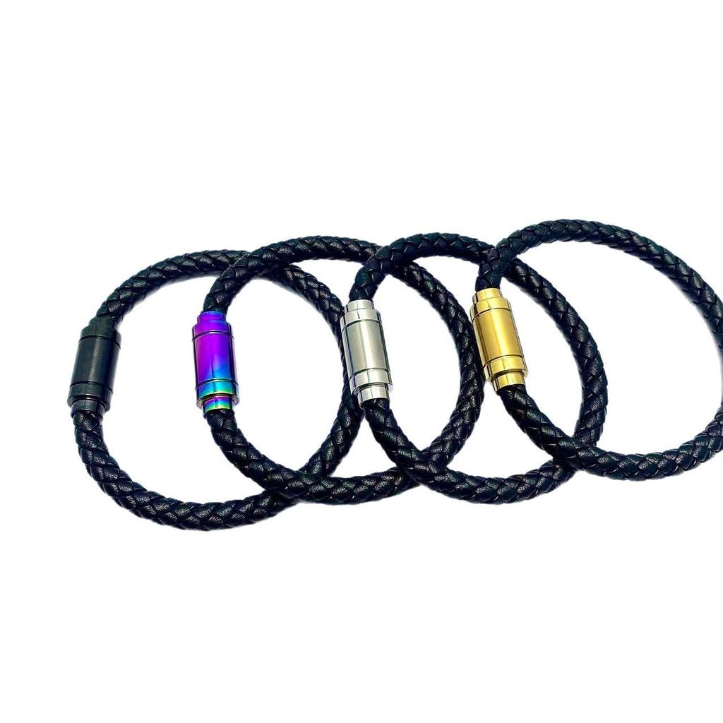 Bracciale da Uomo in Pelle Intrecciata e Acciaio al Titanio con Chiusura Magnetica