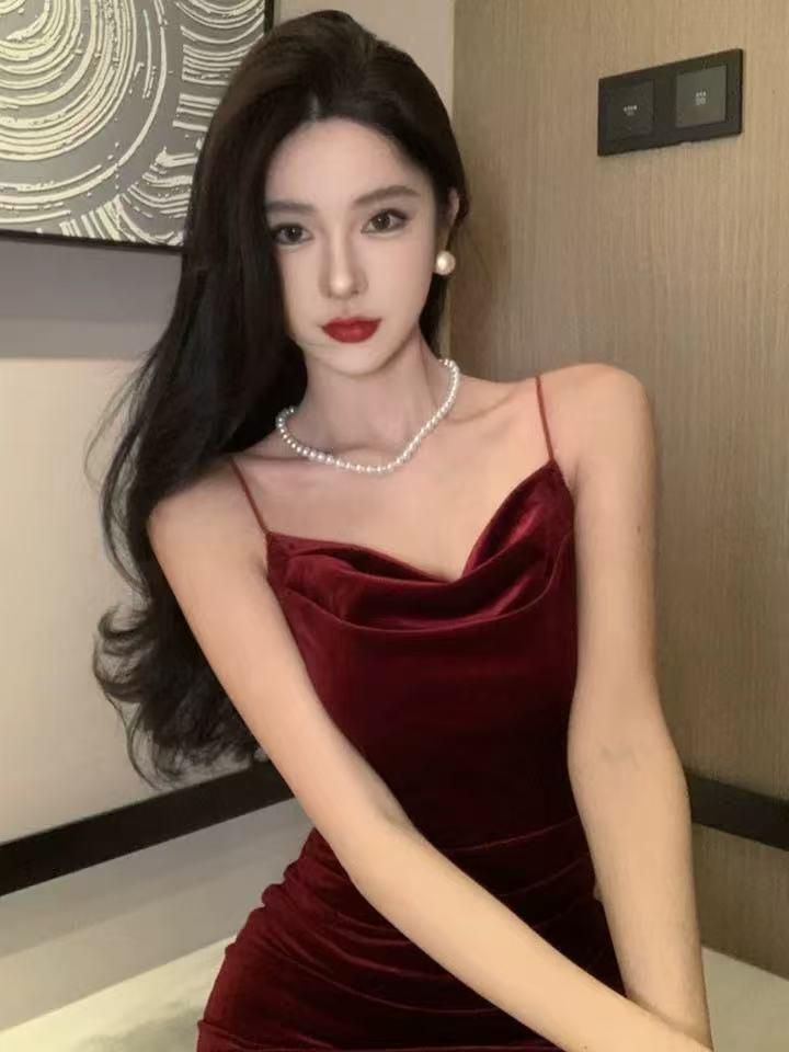 Luxurious French Gold Velvet Fishtail Slip Dress for Women - Autumn/Winter Sexy Bodycon with Hip-Slit for Evening Wear