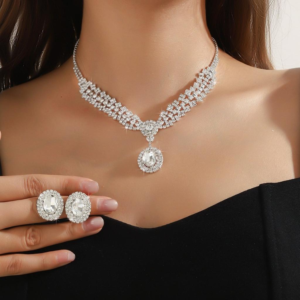 3-teiliges Damen-Strassschmuck-Set Diamantbesetzte Funkelnde Wassertropfen Halskette Ohrringe Hochzeitsfeier Brautschmuck Geschenke