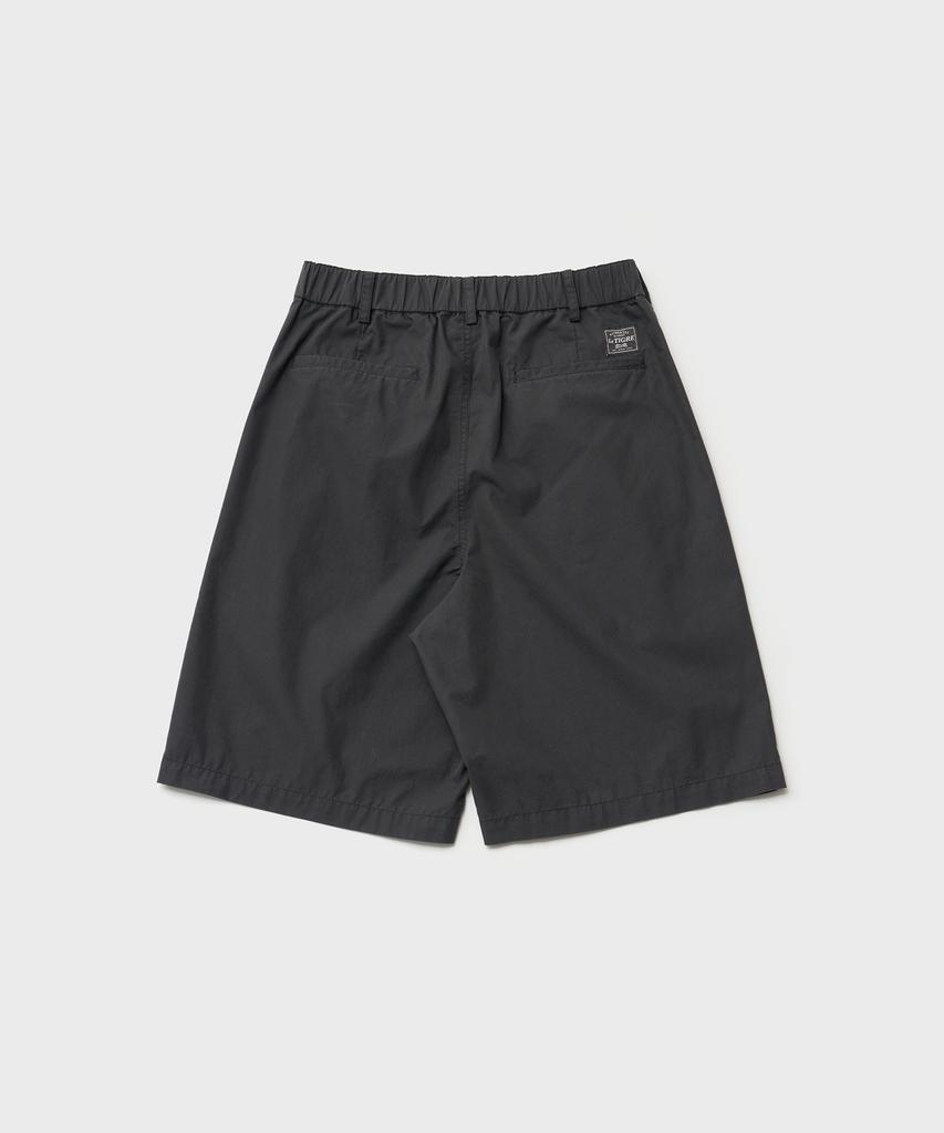 LE TIGRE Two Tuck Banded Shorts (Almost Black)
