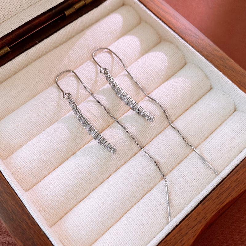 

Silver Needle Zircon Water Drop Tassel Earrings - Elegant, High-End, and Versatile Design.