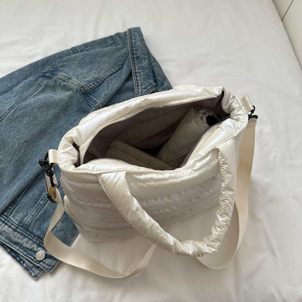 Stylish Women'S Shoulder Bag, Featuring a Trendy Casual Minimalist Design Tote Bag Perfect for Autumn And Winter
