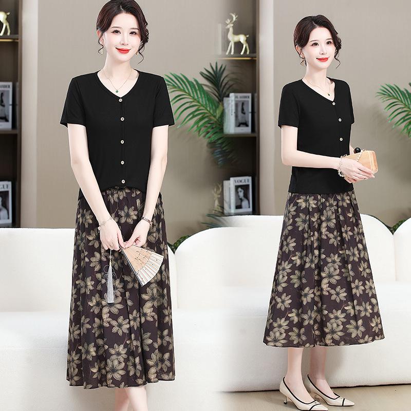 

Модная трикотажная футболка с V-образным вырезом и стрейч для женщин среднего и пожилого возраста - Летний топ с коротким рукавом, омолаживающий XL (Recommended for 125-140 lbs)