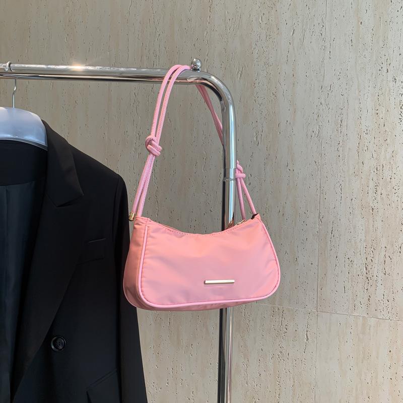 Geantă Mică Simplă Versiune Coreeană Geantă Niche Sub Braț Personalitate Nouă Vară Ușoară Casual Navetist Geantă de Umăr Femei