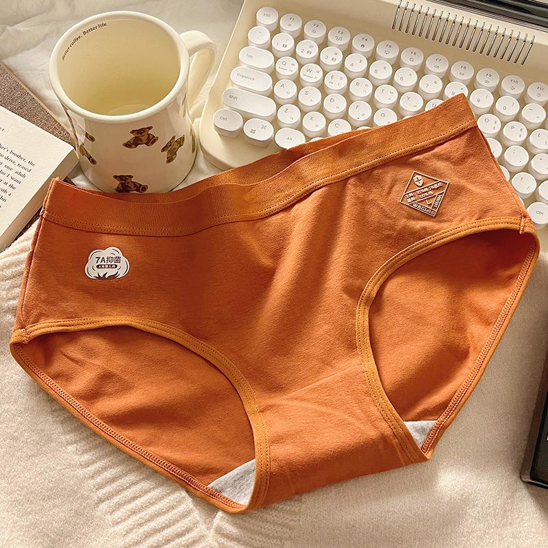 Women's Spring and Autumn Cotton 7A Antibacterial No Trace Breathable Middle Waist Briefs