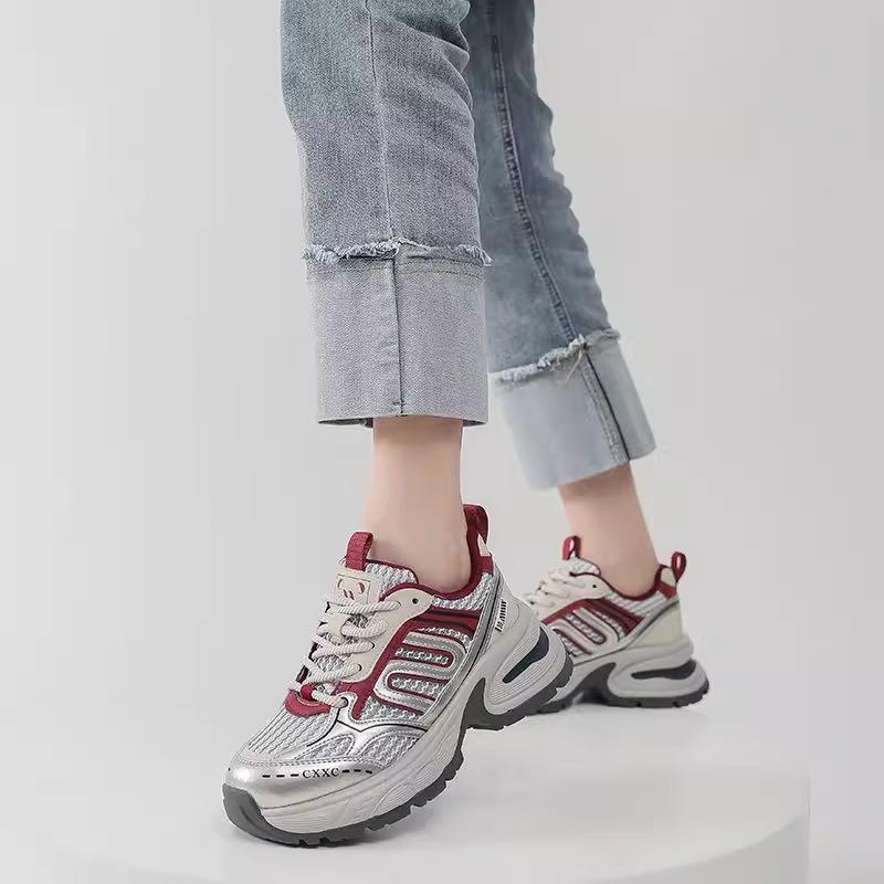 Hong Kong style shows small feet and increases height. Thick-soled dad shoes for women's spring and autumn versatile super fire 2025 new popular ca