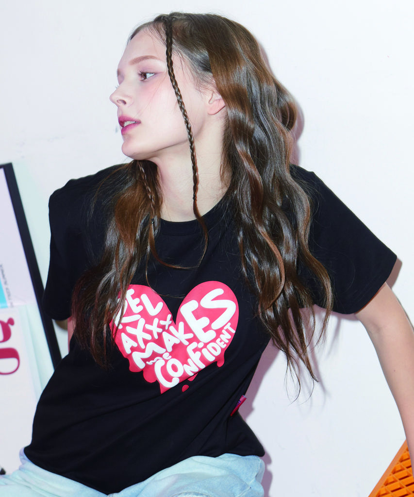 RXMC Melting Heart Graphic Short Sleeve T-Shirt_Black