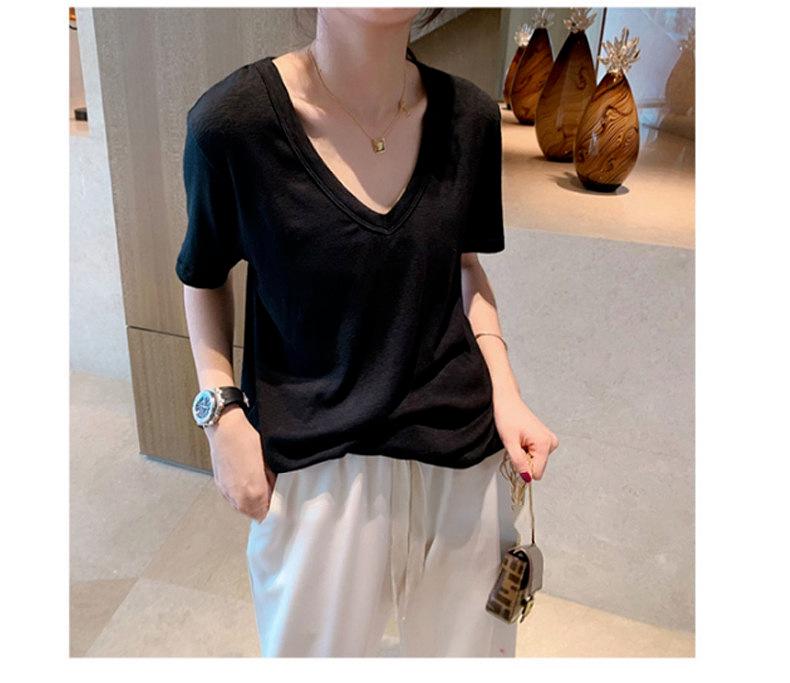 Women's Minimalist High-End White Short Sleeve T-shirt, Summer 2023
