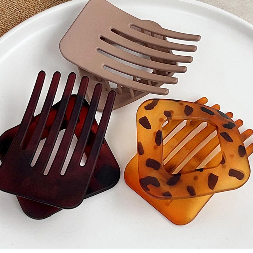 Korejská Retro Elegantní Jednoduchá Spona do Vlasů typu Duckbill pro Ženy s Designem Leopardího Vzoru Módní Vlasový Doplněk