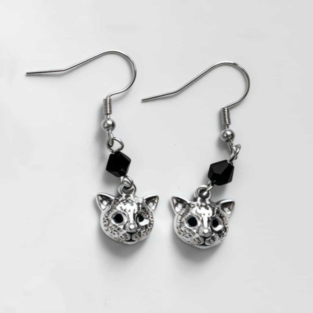 Pendientes Largos Retro Góticos Color Plata El Ojo de Horus Calavera Murciélago Cuervo Mariposa Gato para Mujeres Joyería de Fiesta de Halloween Regalos