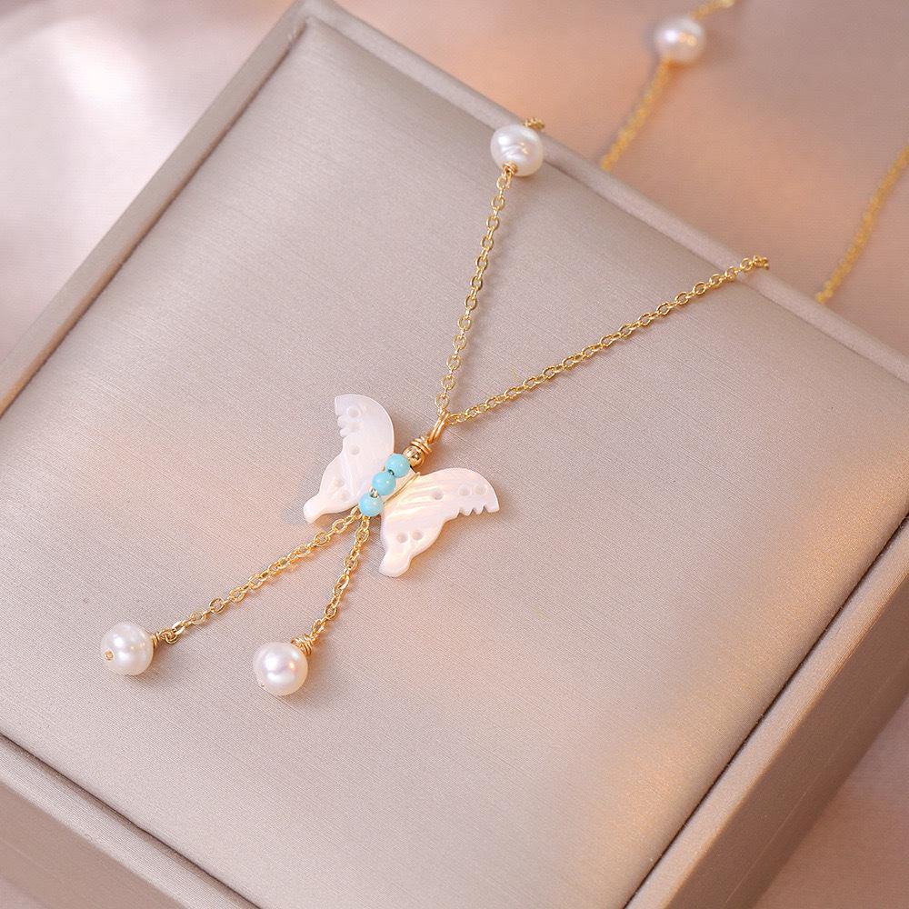 Butterfly Necklace with Color-Retaining Zircon - Fashionable, Versatile Women's Jewelry Accessory.