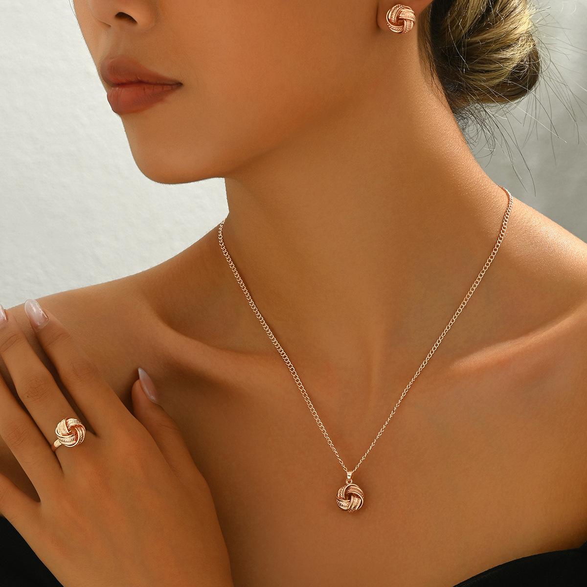 

Маленькие свежие женские серьги-кольца, комплект украшений, геометрическое вращающееся ожерелье с нитью для женщин