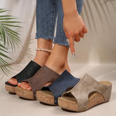 Lässige Hausschuhe in Übergröße Sommer Damen Keilabsatz Fischmaul Dicke Sohle Nieten Sandalen