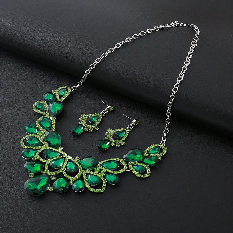 European and American Luxury Rhinestone Necklace Earrings Set, Green Court, Decorative Bridal Dress Jewelry 2026