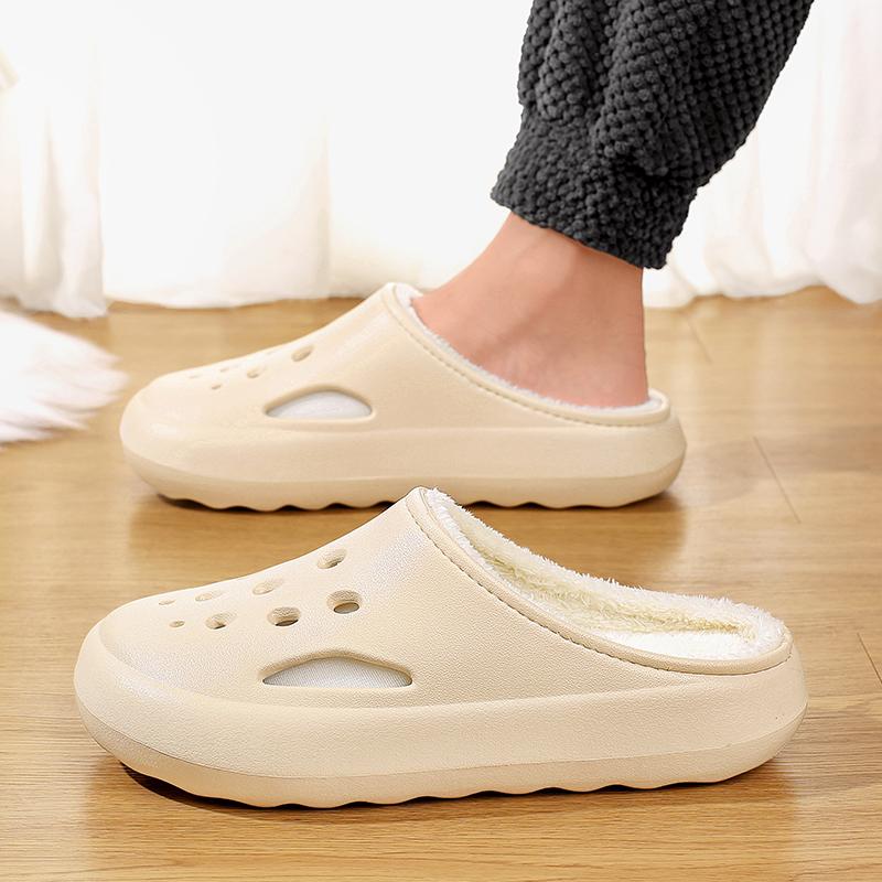Winter Couple Clogs Fleece Lined Slippers Half Shoes For Men Mules Fur Indoor Open-Back Casual Shoes Plush Slides Sandal
