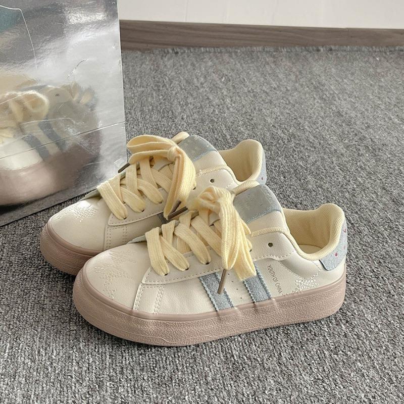 

Niche versatile graffiti printed board shoes new spring and summer casual little white shoes student campus style 35