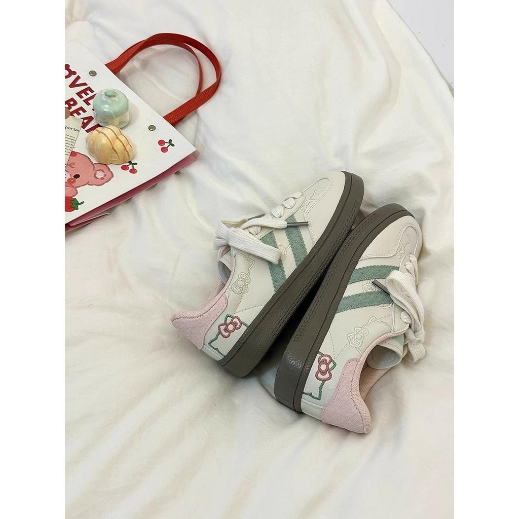 Niche guava color hello kitty shoes cute little white shoes schoolgirl summer versatile board shoes
