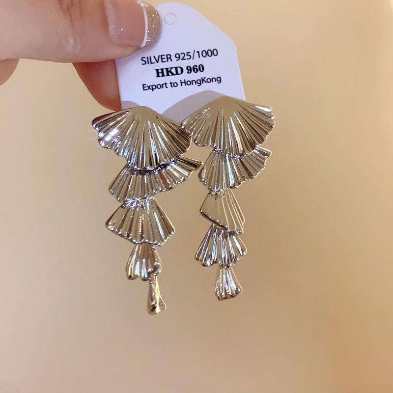 

Silver needle simple multi-layer fan earrings European and American high-end earrings fashion personality temperament earrings women