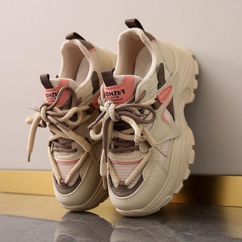 Vielseitige kleine Männerhöhenplattform-Sneaker Damen Frühling neue atmungsaktive Mesh-Dad-Schuhe