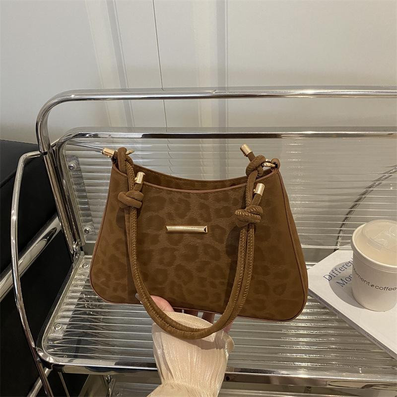 

Простая сумка-подмышка для поездок на работу 2025 новая сумка женская французский нишевый дизайн сумка через плечо женская сумка-мессенджер женская сумка коричневый