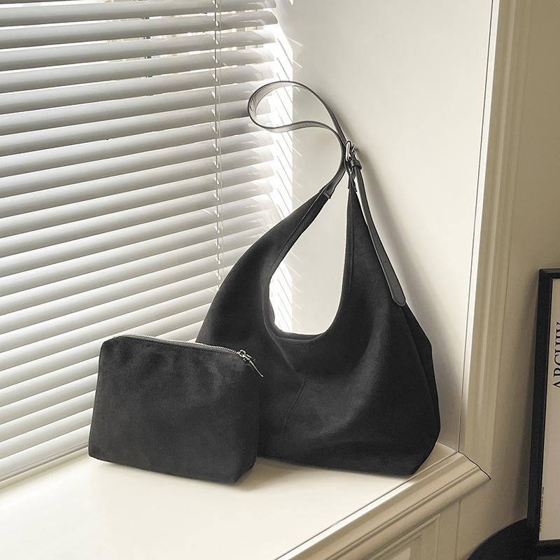 

Large-capacity bag women s new autumn and winter casual shoulder armpit bag high-end commuting чёрный