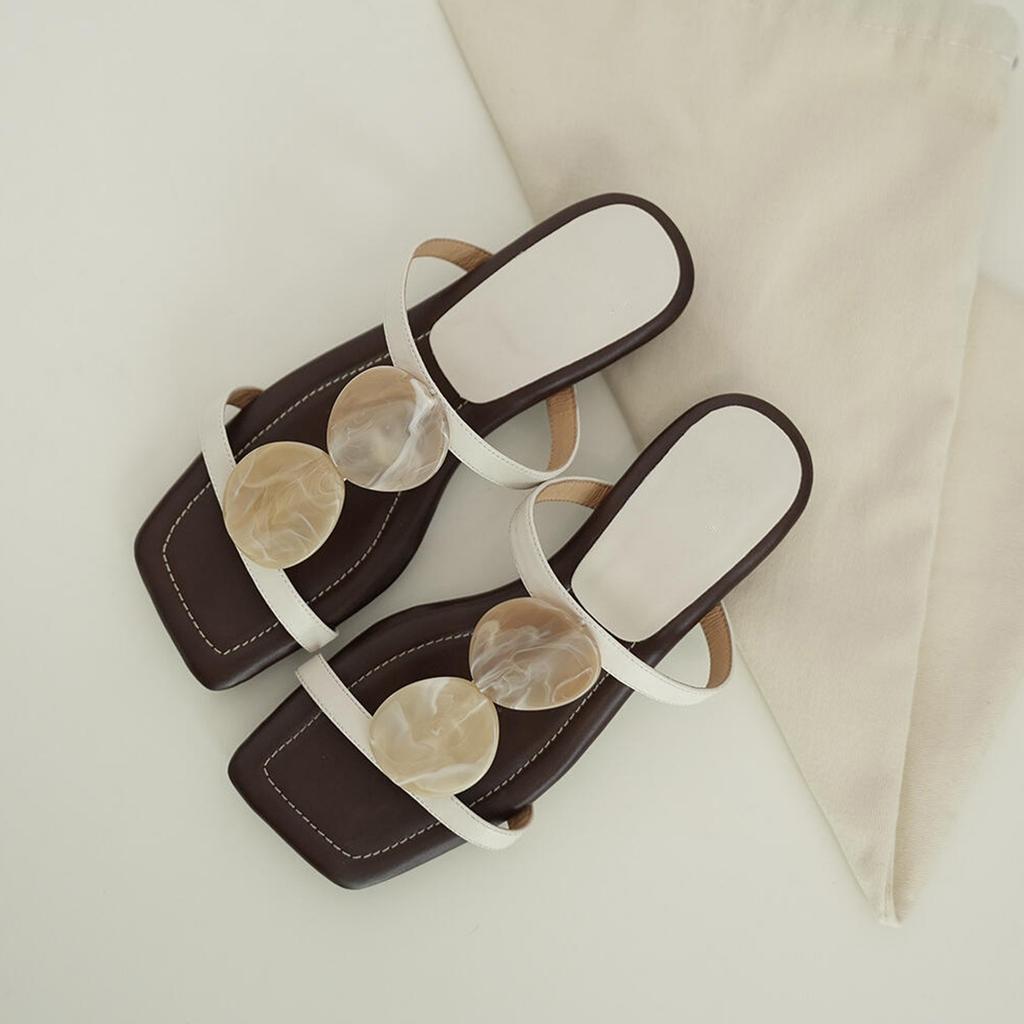 New Style Shoes: Niche Square-toed Soft Leather Shoes for Women with Low Heels