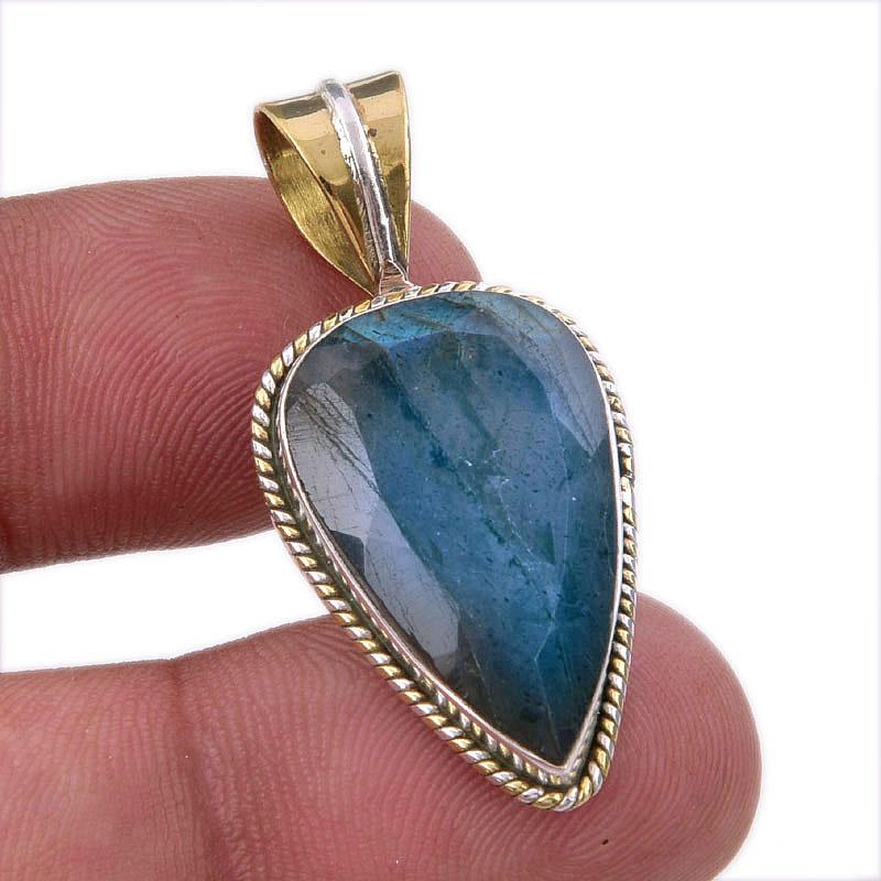 

Natural Labradorite 925 Solid Sterling Silver Jewelry TwoTone Pendant 1.50 g9r75