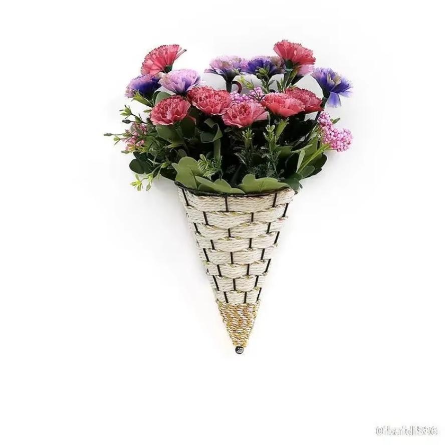 1 Pcs Flower Basket Vase Rattan Wall Hanging Pot Planter Rattan Vase Basket Decor Wall-mounted Wrought Iron Natural Wicker