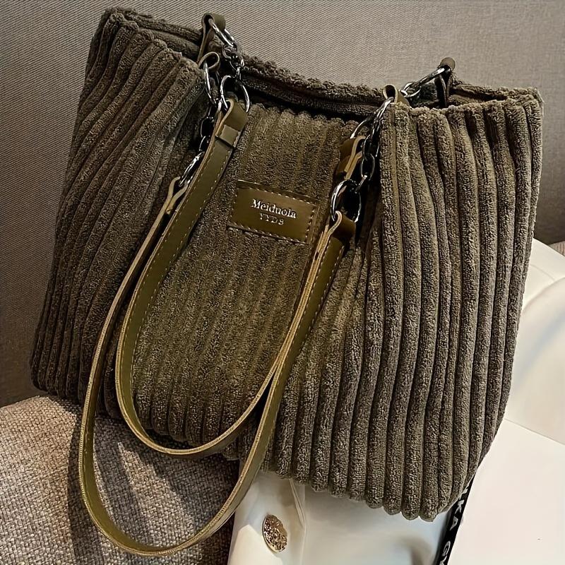 An Elegant Corduroy Handbag for Women,Featuring A Chain Shoulder Strap,Spacious Design,Perfect for Daily Commuting,with A Polyester Lining,Zip Closure