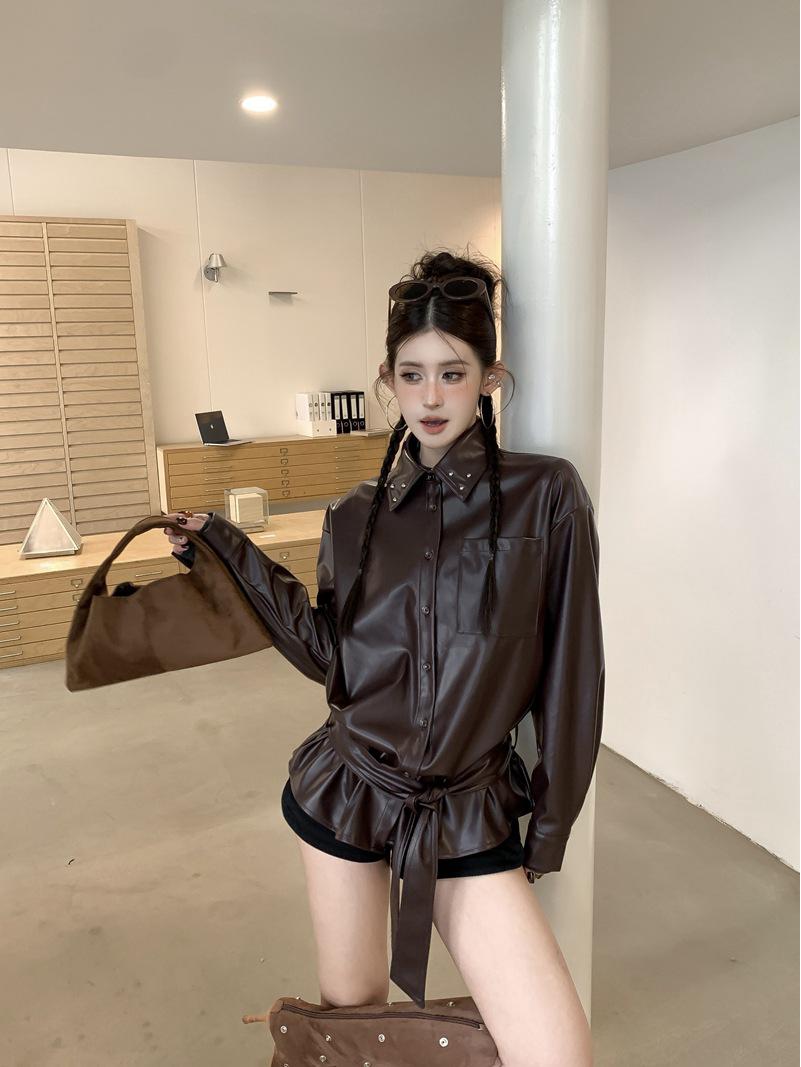 Реальное фото 2025 Ретро Дерзкая Девушка Кожа PU Заклепки Лацкан Мотоциклетная Куртка One Size коричневый/красный