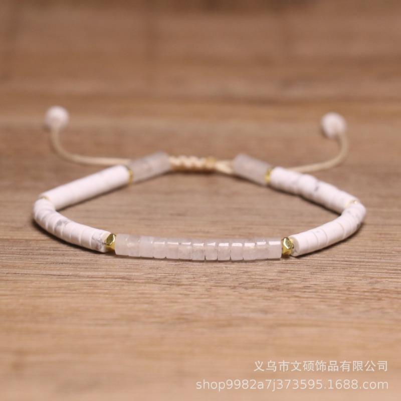 

Howlite Clear Quartz Square Bead Bracelet – Gold Accent Adjustable Boho Jewelry, Calm Clarity Gift for Women белый
