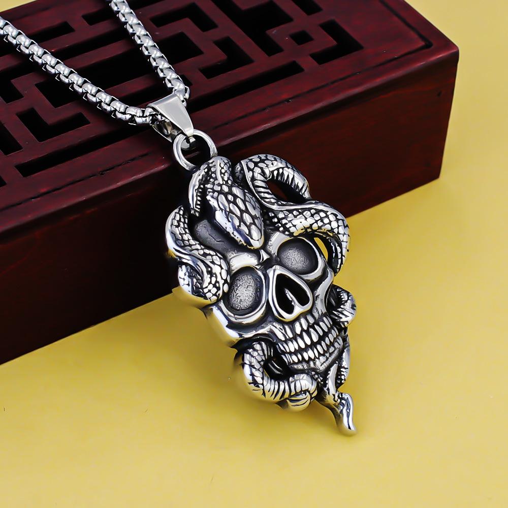 

Necklace Punk Snake Around Skull Men Hip Hop Long Pendant 50CM(Necklace Size) срібний