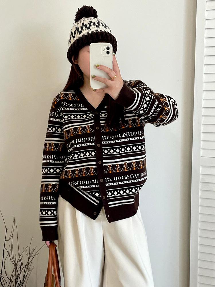 Women's Plus Size Retro Jacquard Knit Cardigan Coat – Loose Casual Winter 2025 Style