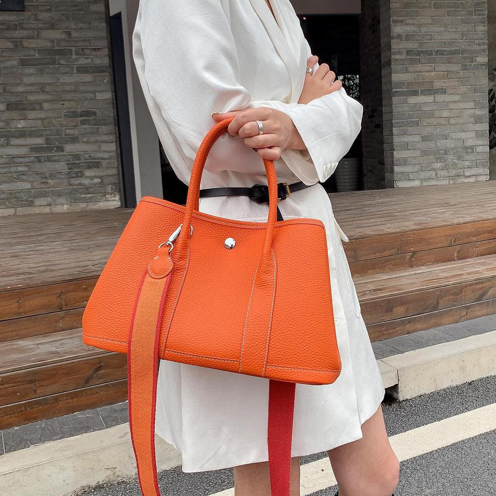 Women's bag 2025 new first-layer cowhide garden bag source factory shoulder messenger bag large-capacity portable tote bag
