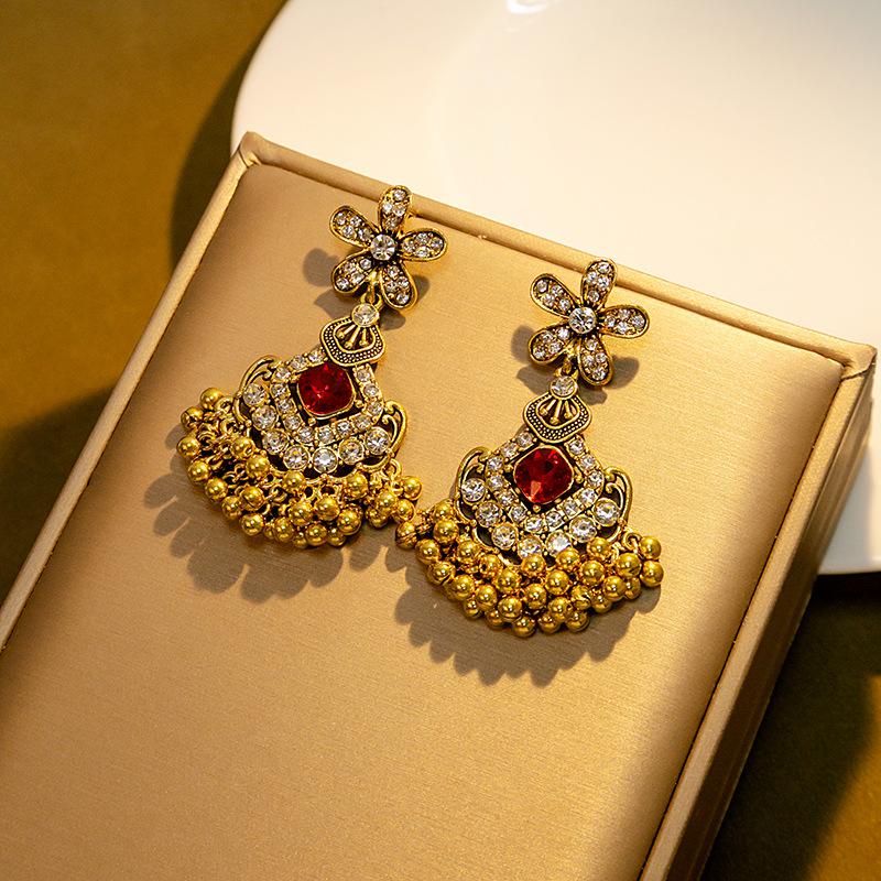 Fashion High-End Luxury Retro Temperament Literary Girl Flower Earrings Stud Earrings