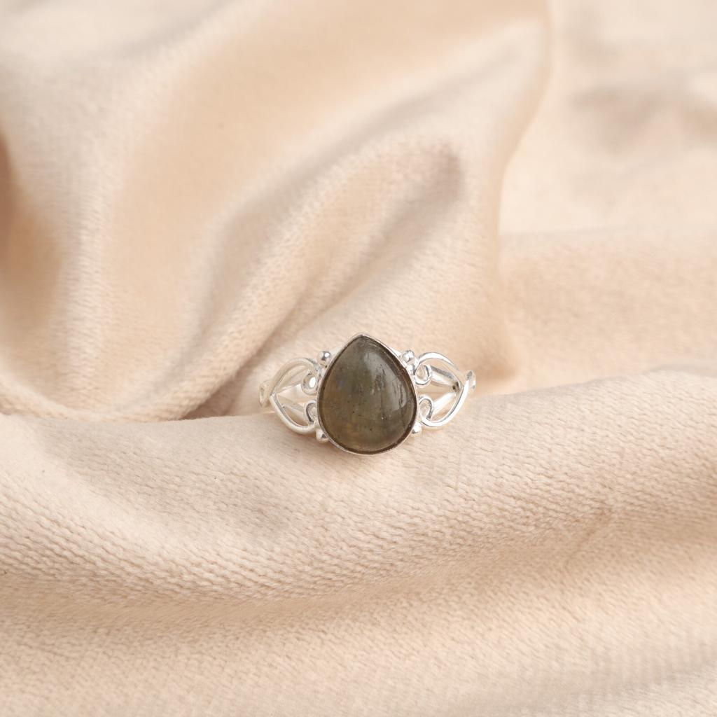 Natural Labradorite Gemstone 925 Stamped Silver Fashionable Jewelry Ring For Her RR-46-32