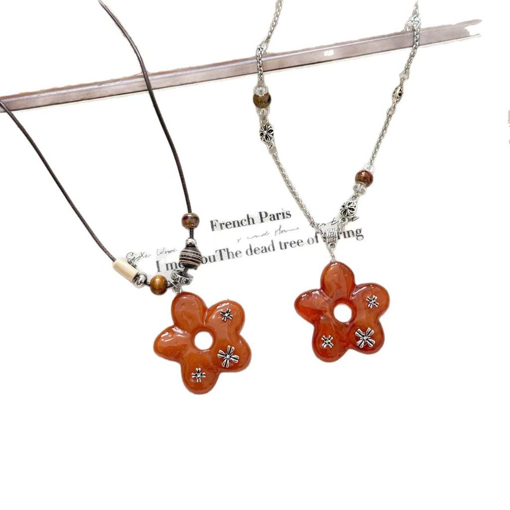 Retro flower beaded pendant necklace women's summer new high-end sweater chain niche clothes accessories