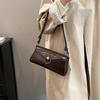 2024 Ny Tidlig vår Ny Arbeid Pendling Uformell Lett liten veske Fasjonabel liten firkantet veske for kvinner Nisje skulderveske