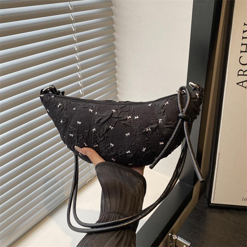 Trendy Women's Underarm Handbag - Casual, Cool, and Stylish Dumpling Bag