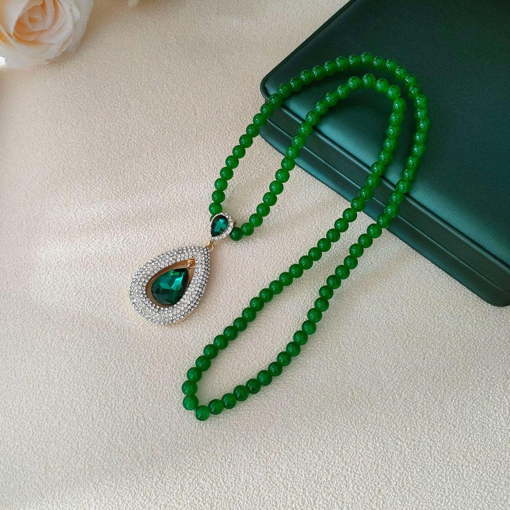 Retro Green Beaded Long Necklace: High-End Chinese Style Fall/Winter Sweater Chain