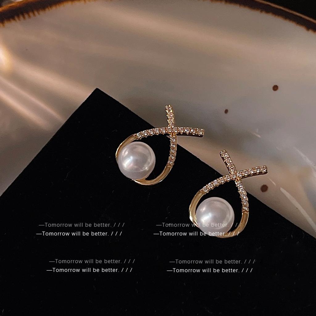 

Элегантные серьги-крестики с французским цирконом и жемчугом - Женская корейская мода высокого класса