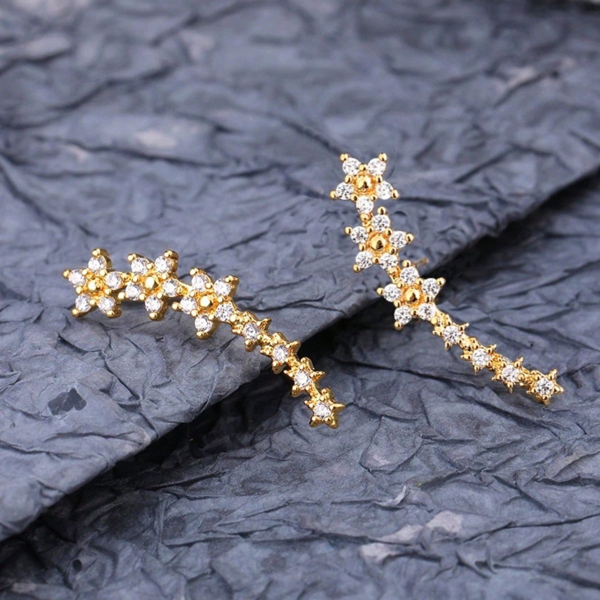 

1 Pair of Women s Fashionable Earrings, Cute Star Earrings, Bridal Jewelry, Suitable for Daily Wear, Party Fashion Jewelry, Holiday Gift Giving золотой