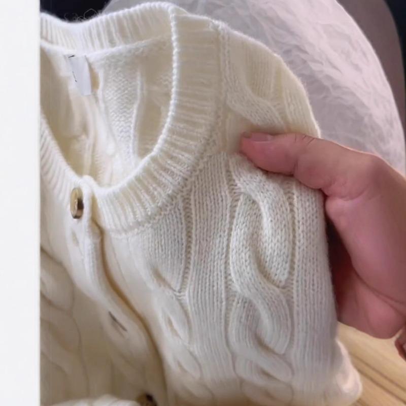 Retro beige crew neck versatile knitted cardigan women's autumn and winter new thick twist sweater jacket