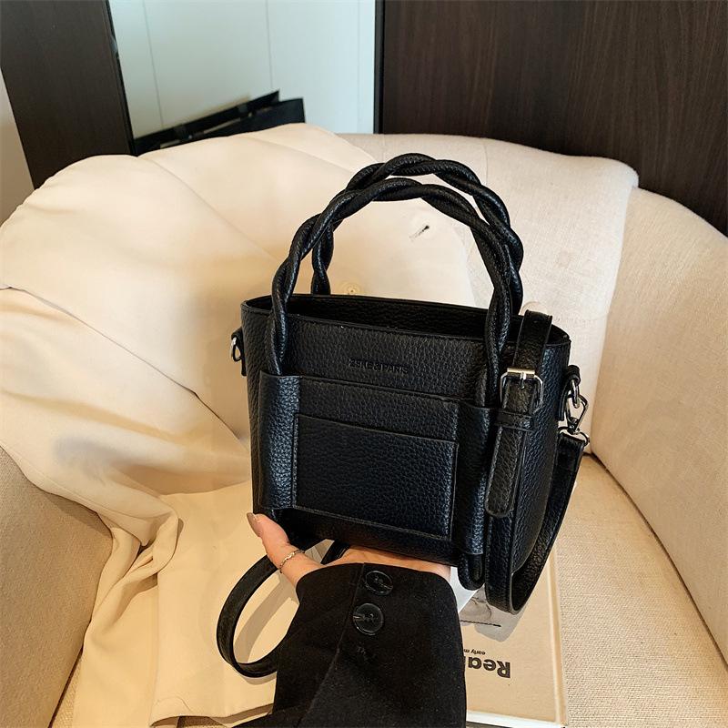 Stylish and simple interwoven rope hand withdrawal bucket bag simple casual texture bag daily versatile shoulder messenger bag